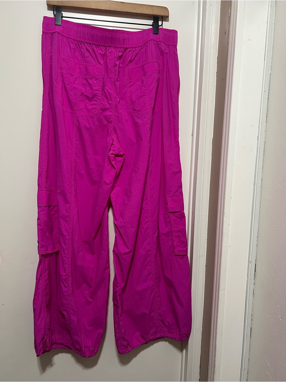 High-Rise Wide-Leg Cargo Pants in Bright Pink - Picture 8 of 11